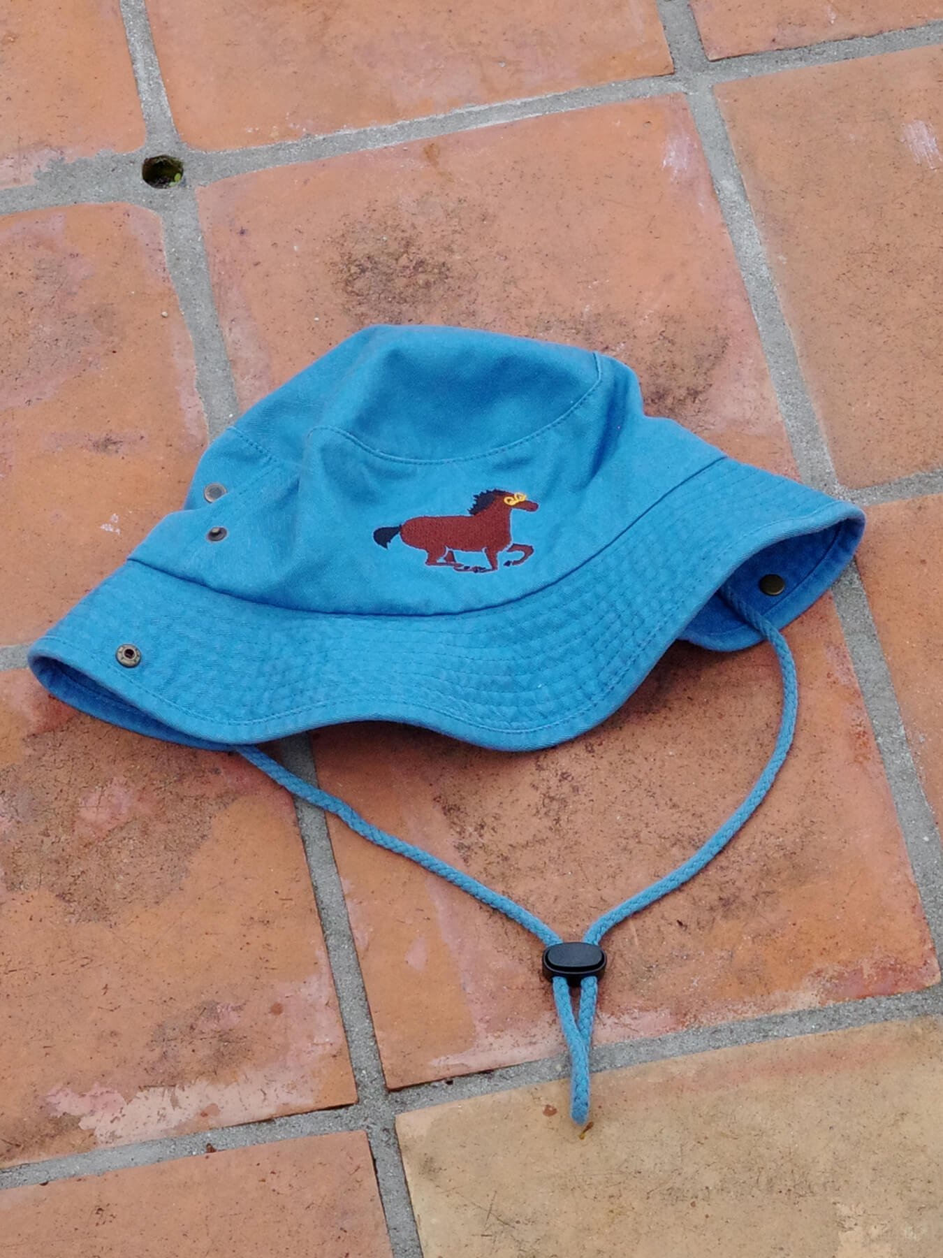 QQ Horse Safari Hat, Youth | Yun Hai Taiwanese Pantry